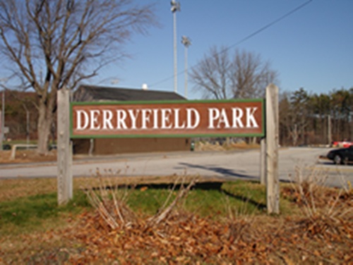 Entrance sign at Derryfield Park